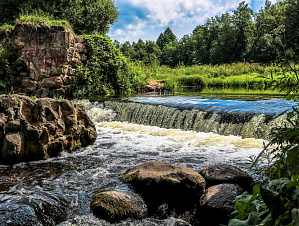 Тур в заказник Ельня и водопад на реке Вята