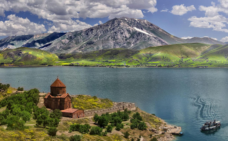 АРМЕНИЯ(Уютный Ереван и высокогорное озеро Севан, библейский Арарат, Араратская долина и знаменитый коньячный завод) - Изображение 10